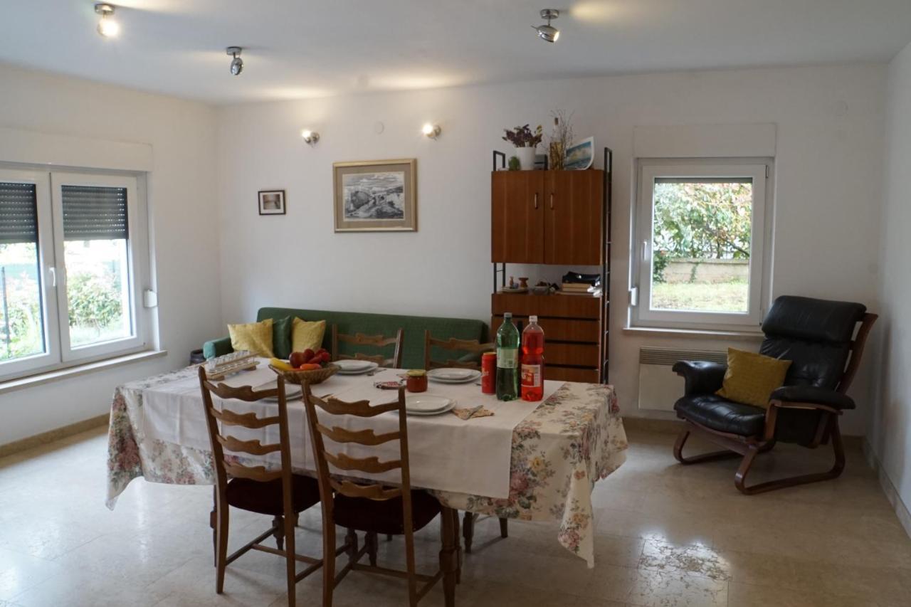Apartment Flora Пула Екстериор снимка
