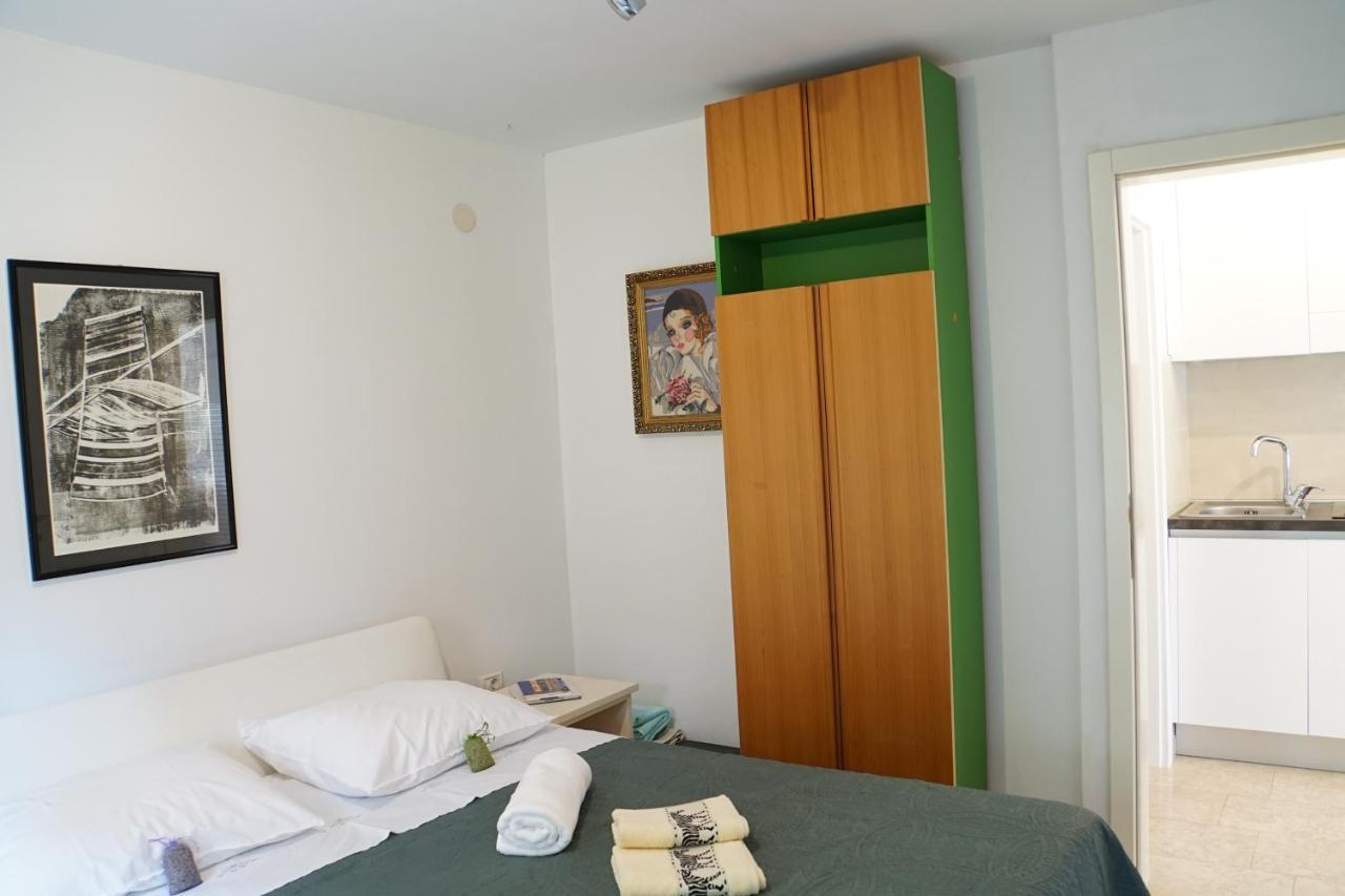 Apartment Flora Пула Екстериор снимка